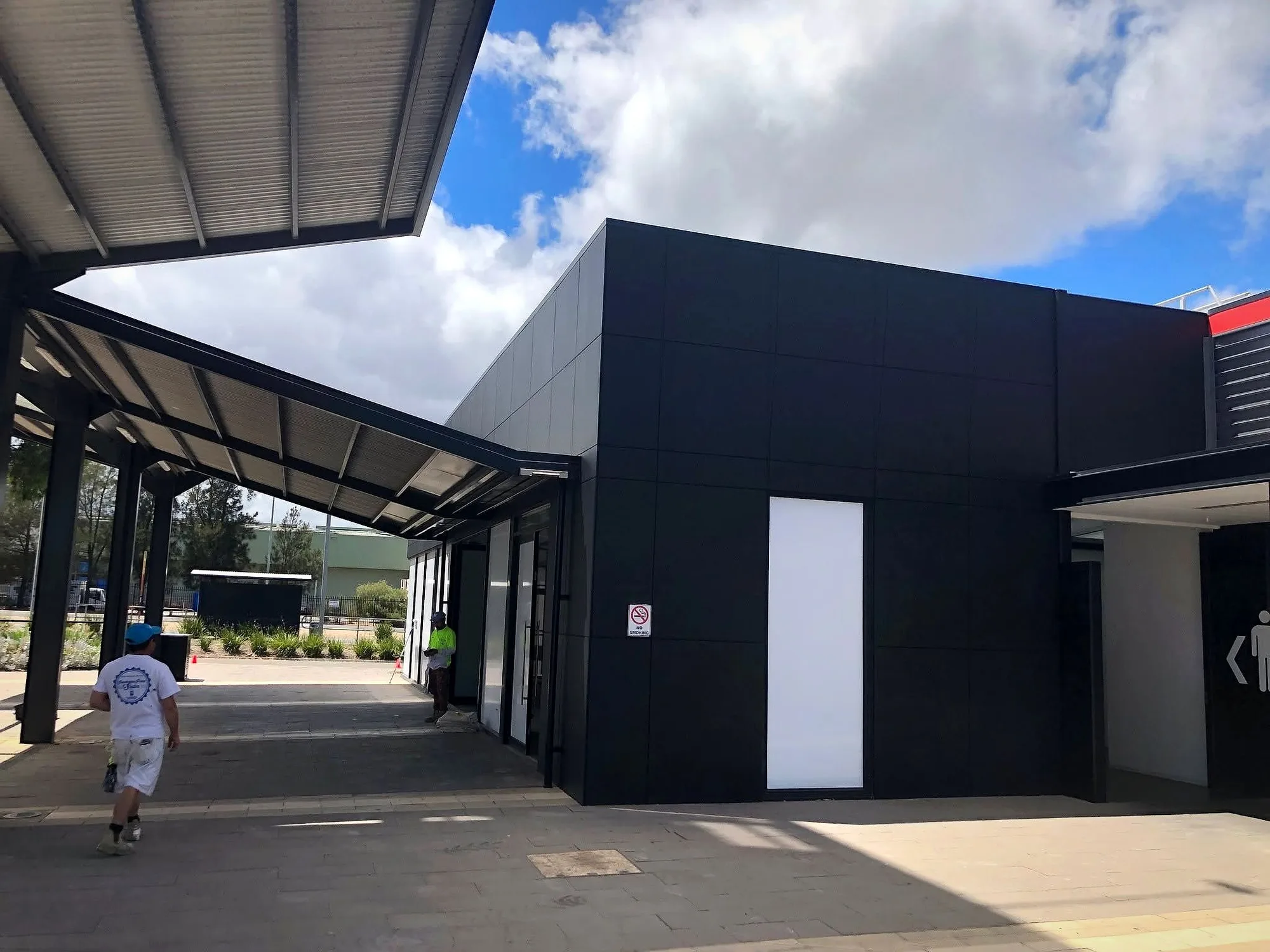 Rendering and texture coat on a modern build